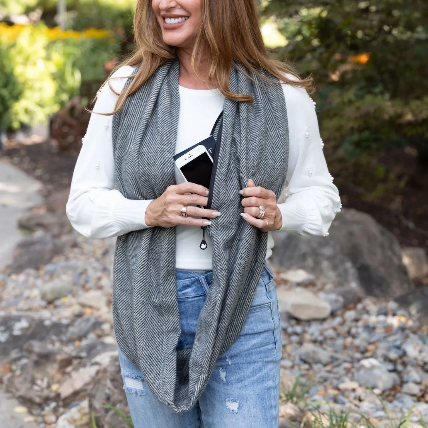 Convertible Infinity Scarf with Pocket™ | Antigua Black