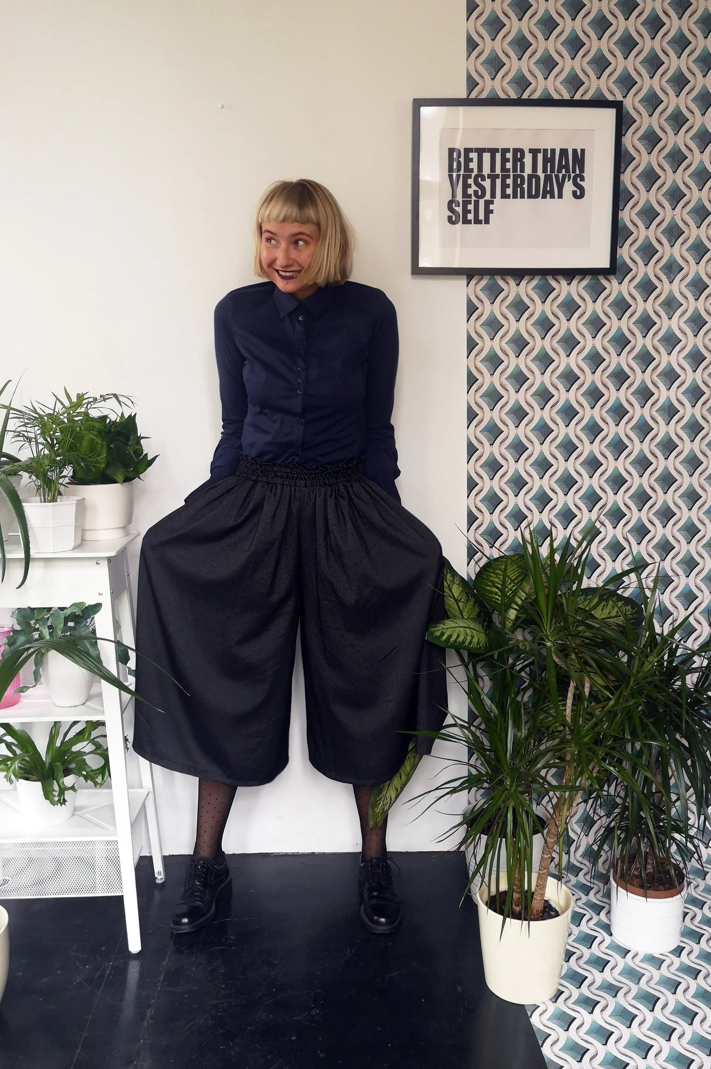 Fine Patterned Dark grey and Black Semiwool Wide Culottes