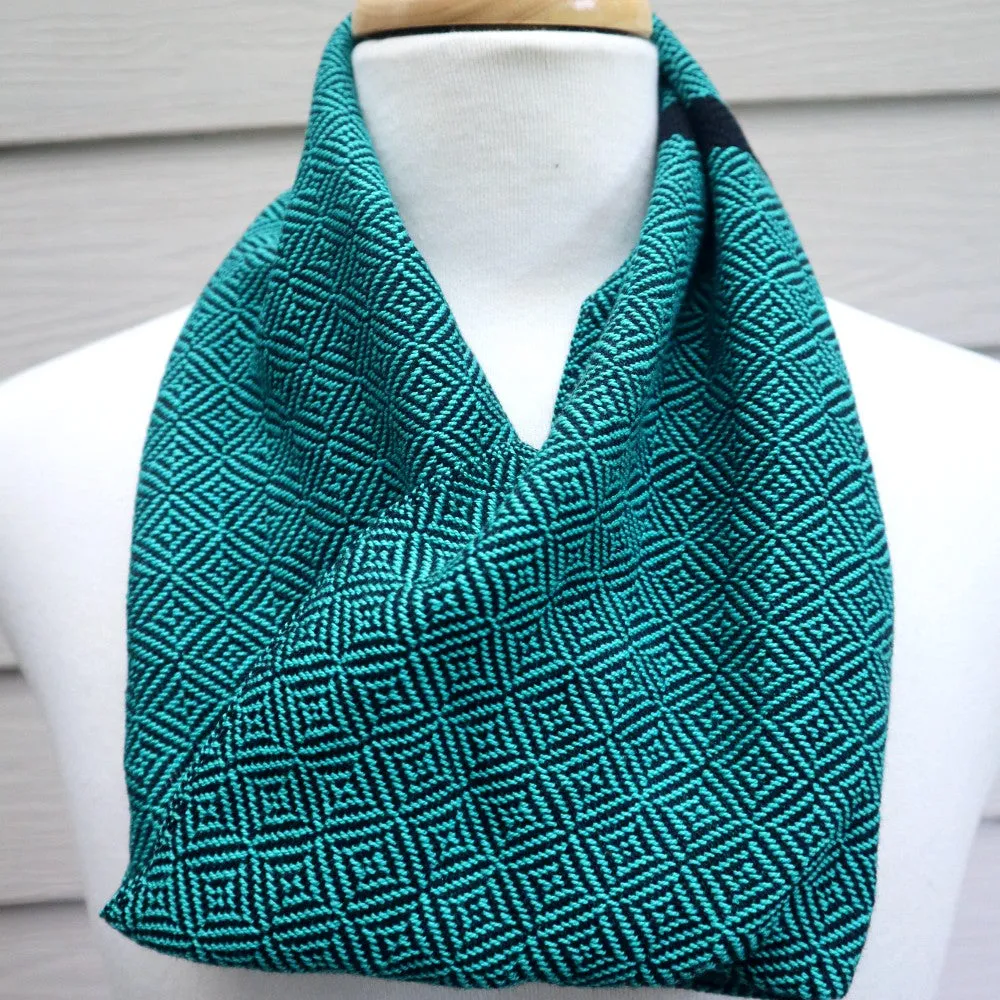 Handwoven Infinity Scarf - Cravat - Jade Green Geometric