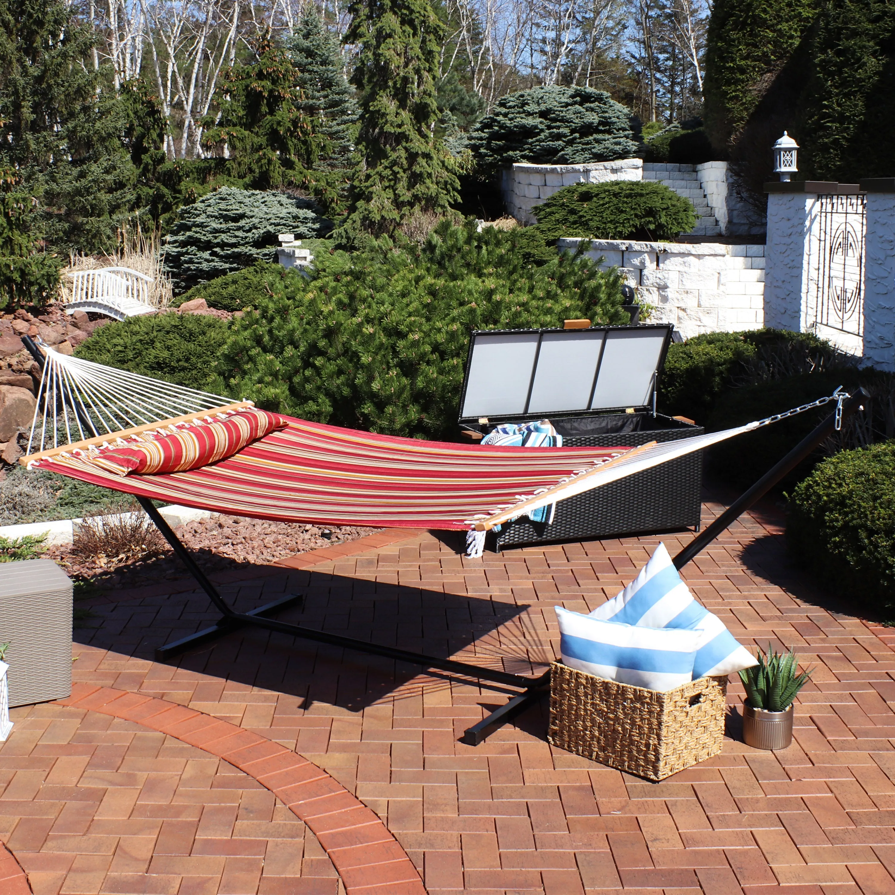 Sunnydaze 2-Person Freestanding Quilted Fabric Hammock with Stand